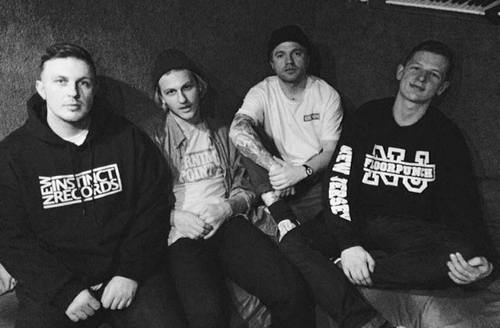 Headroom Posts 'Please' and Reveal New Album Title Carry Me Away Post