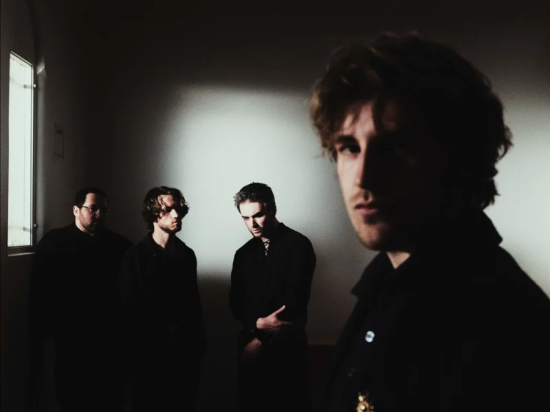 Thornhill promotional photograph by Jon Pisani