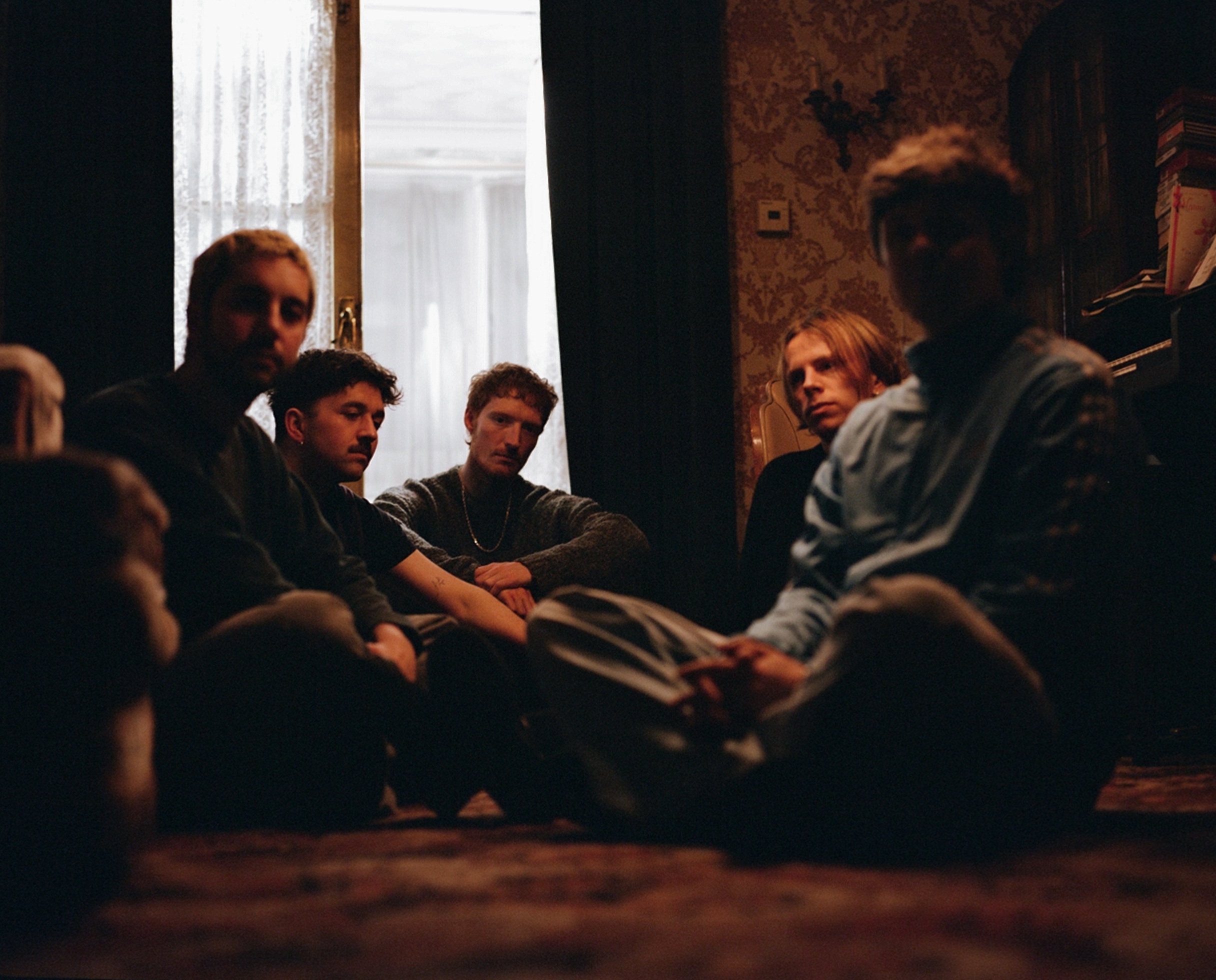 Humour band promo photo by Pedro Takahashi