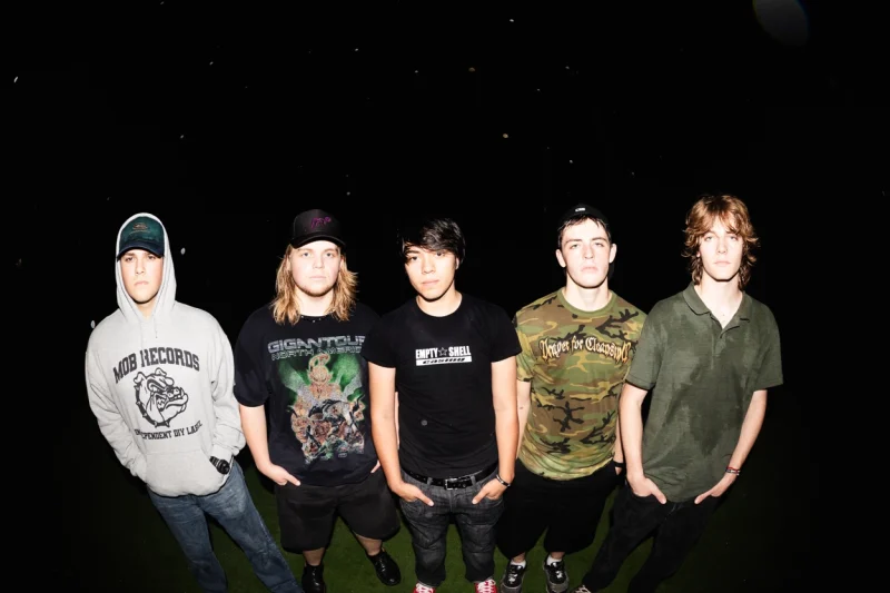 I Promised The World promotional photograph by Ryan Johnson