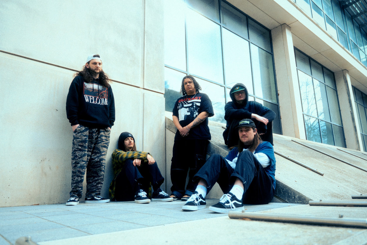 Split Chain promotional photograph by Ashlea Bea